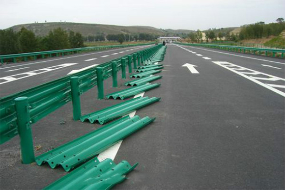 恩施波形护栏的维护与管理确保道路安全的关键步骤