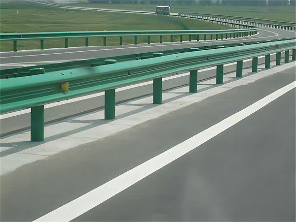 恩施高速护栏板守护安全广泛应用于多个行业